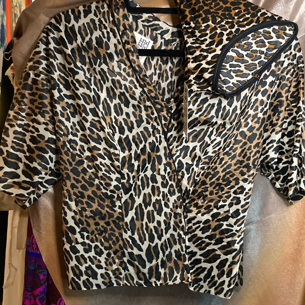 Sheer pajama top with matching panties 60’s leopard print. Vanity fair small 410